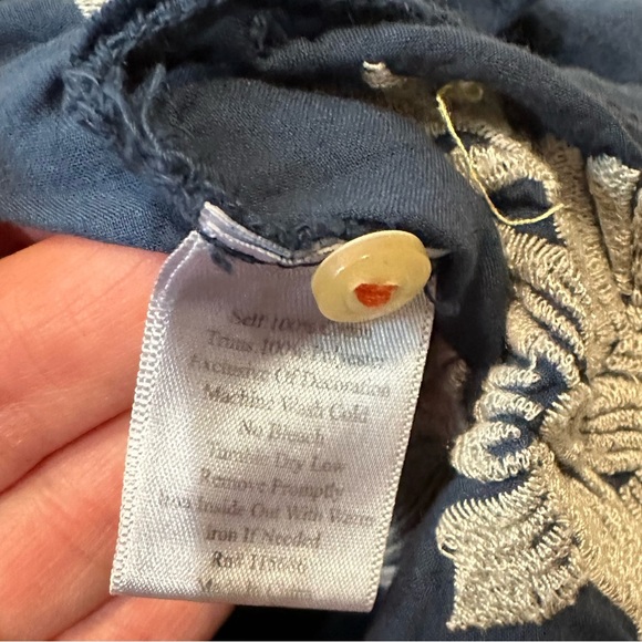 Johnny Was 3J Workshop Blue Long Sleeve Top with White Floral Embroidery Size S - Picture 12 of 13